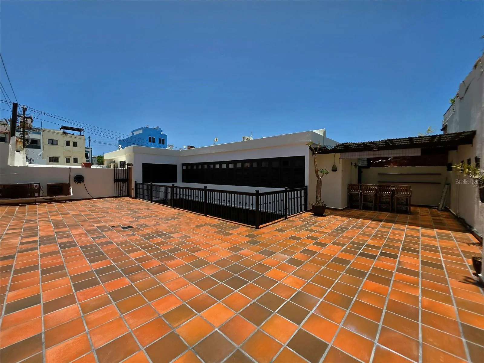Unit´s 1,367 sq. ft. private terrace