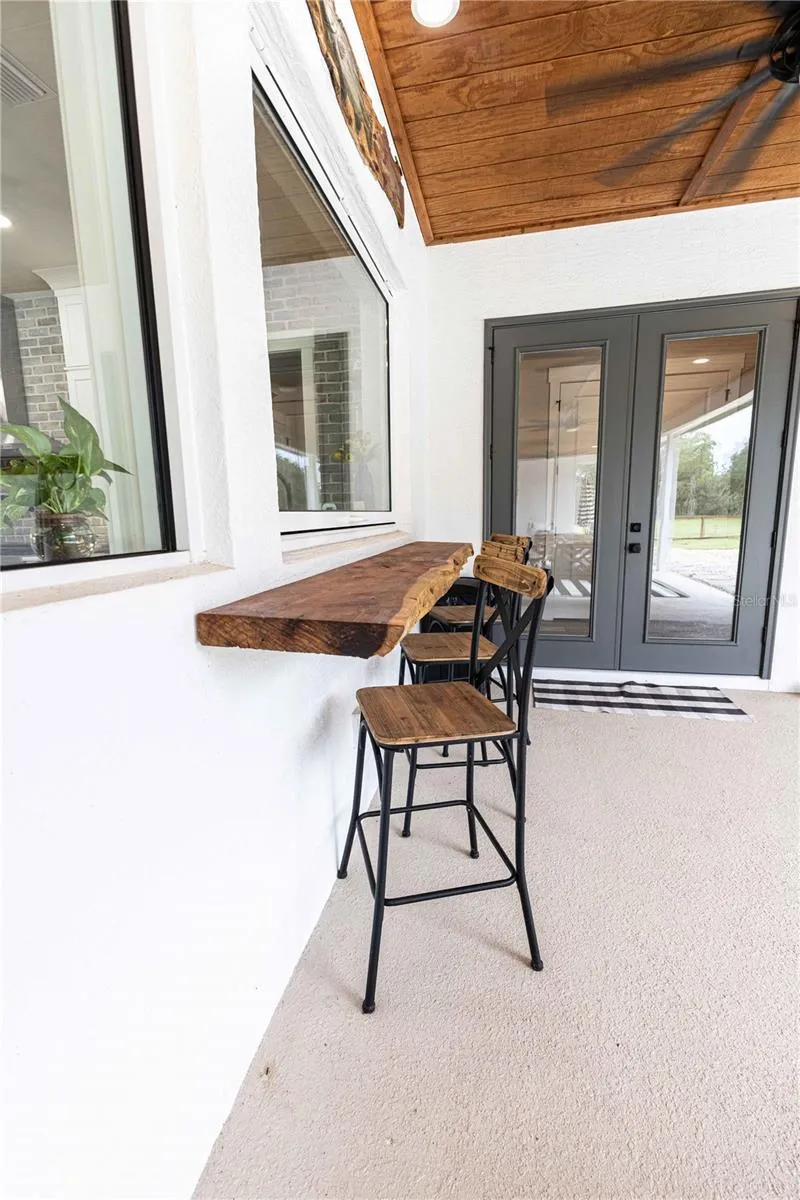 Built-in bar outisde