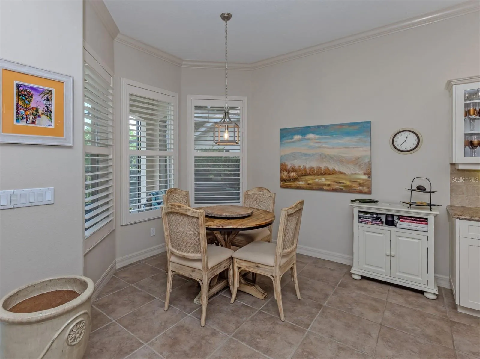 CAFE DINING IN KITCHEN