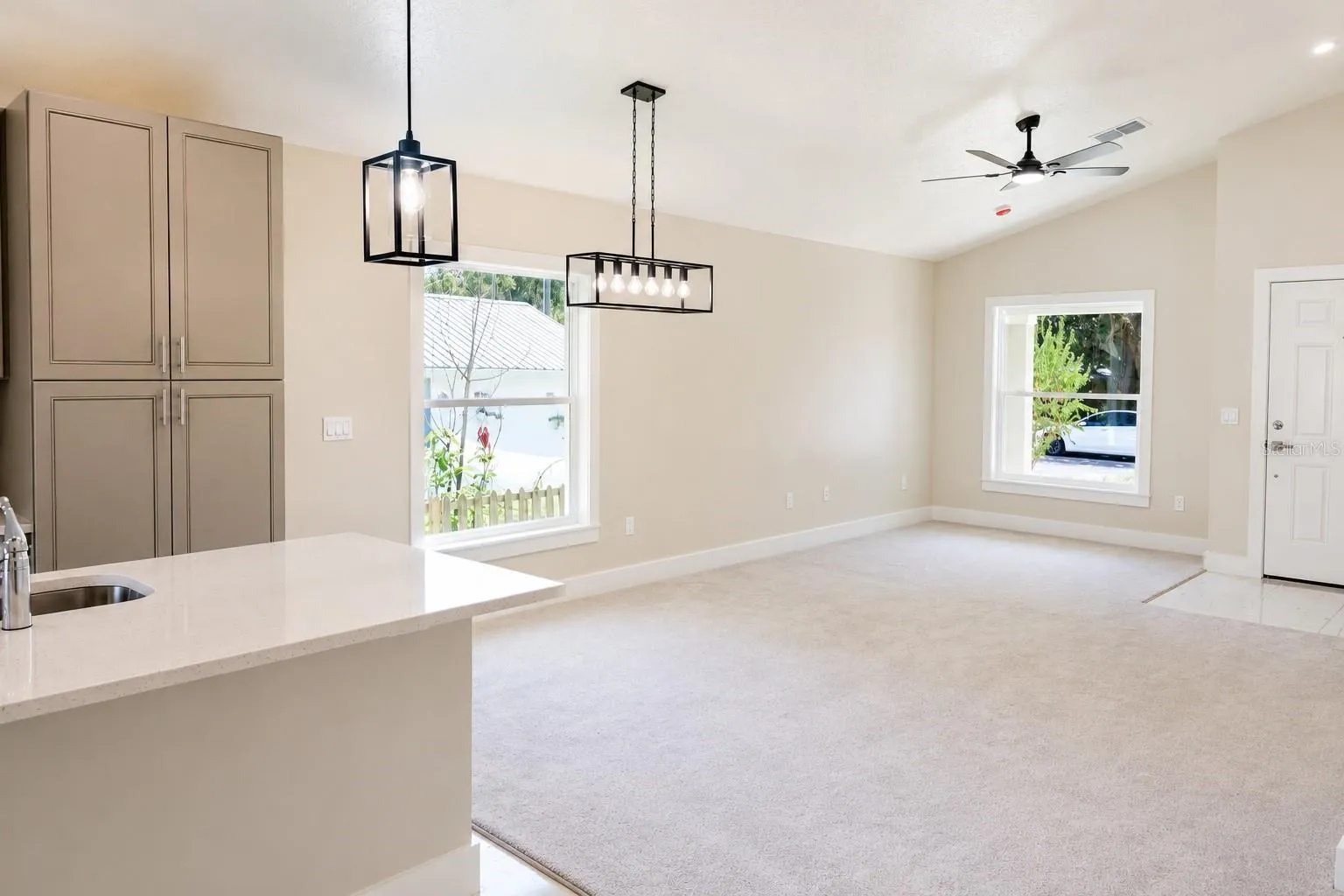 Dinning/ Living Room
