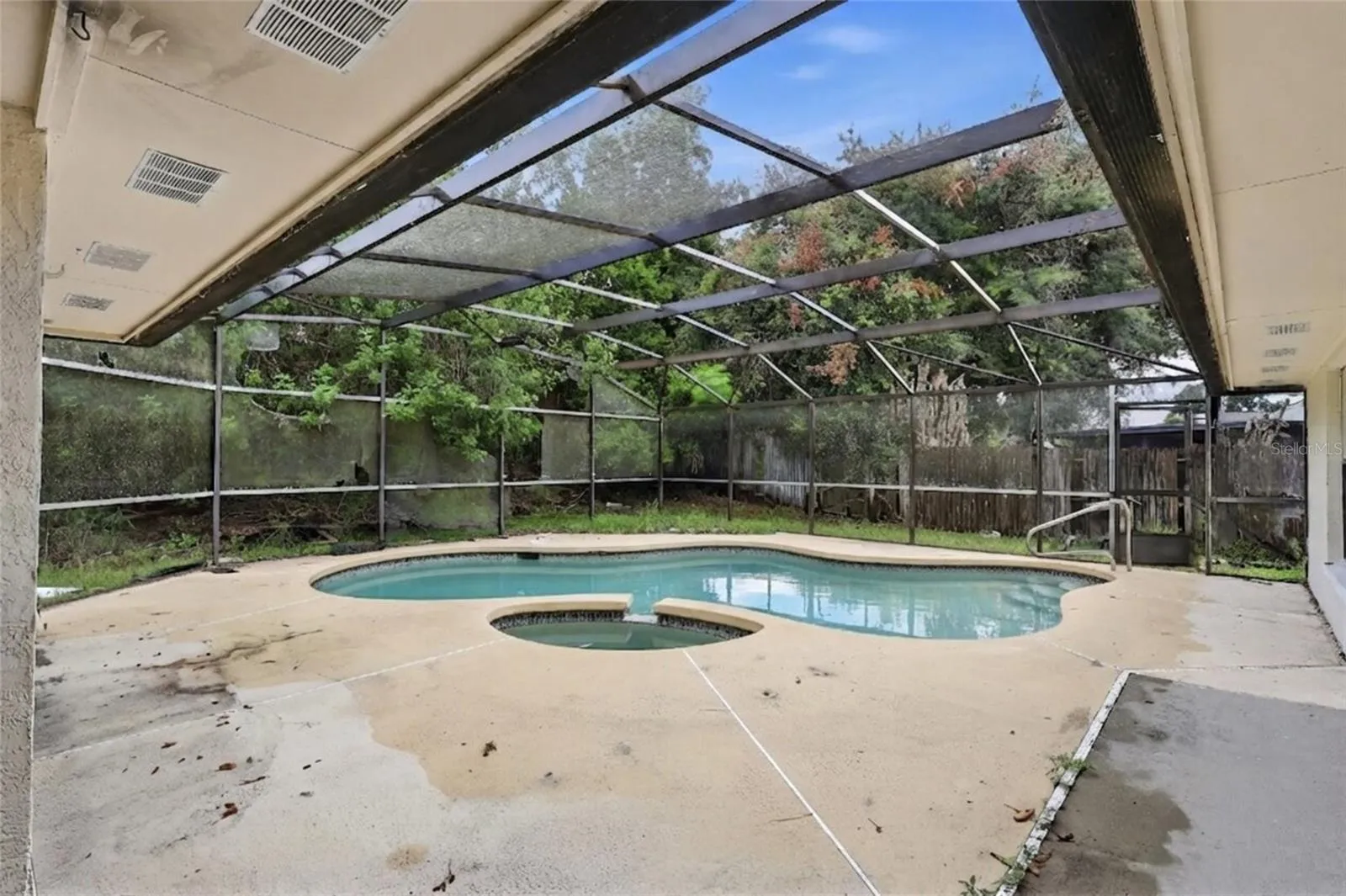 Screened Pool & Spa