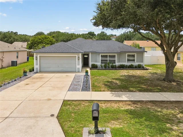 Welcome Home! 717 La Costa St. Minneola, FL 34715