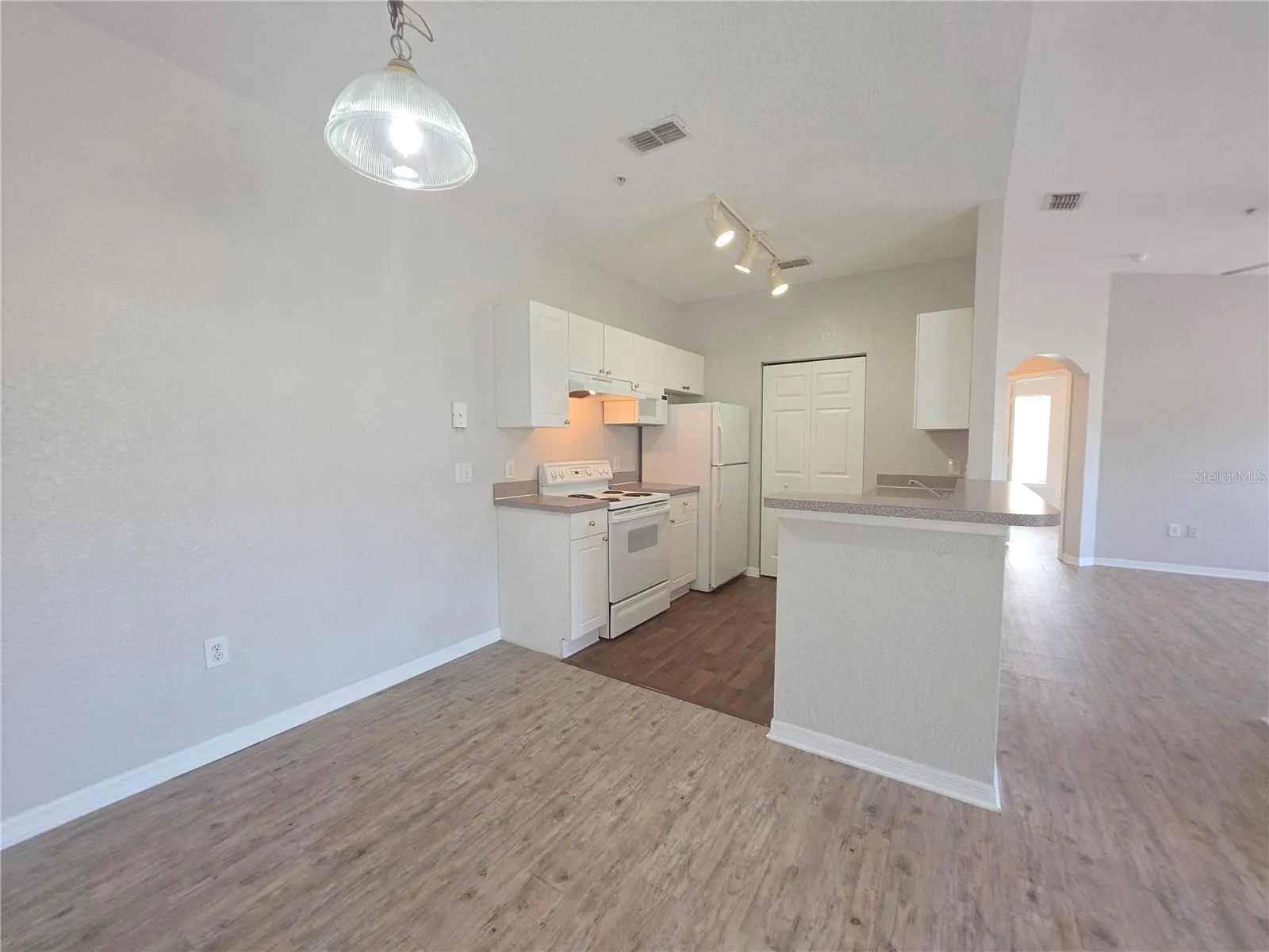 Dining/Kitchen