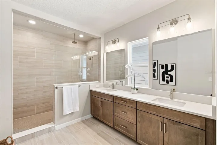 Owner's Bath
