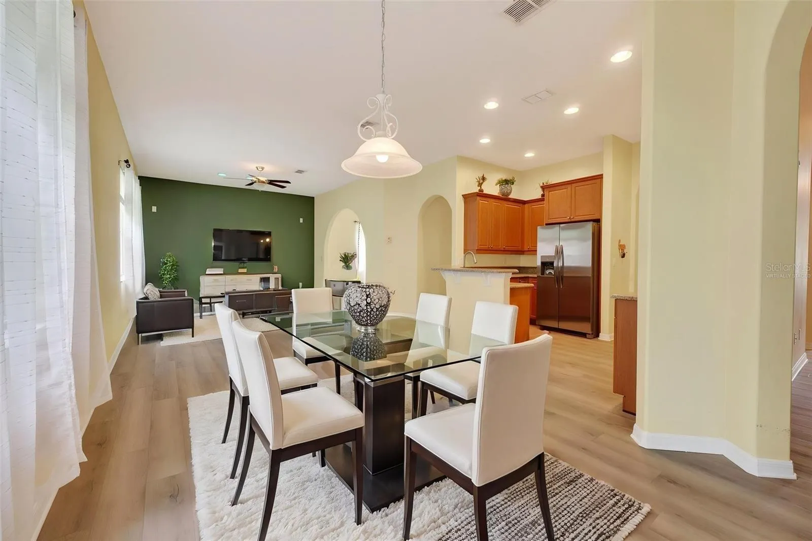 Dinig/Living Room Combo Virtually Staged