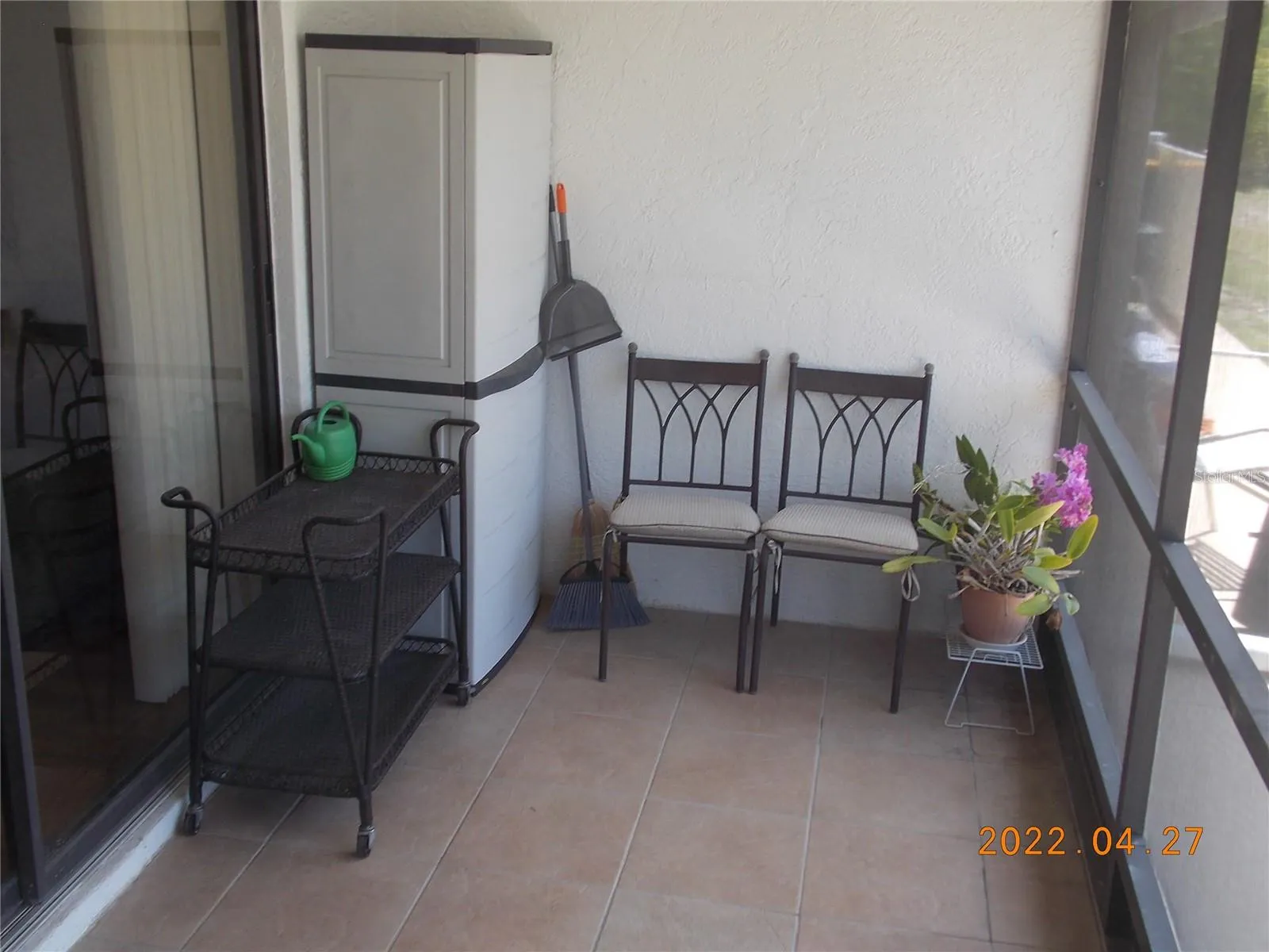 Lanai to relax on and enjoy open space in back