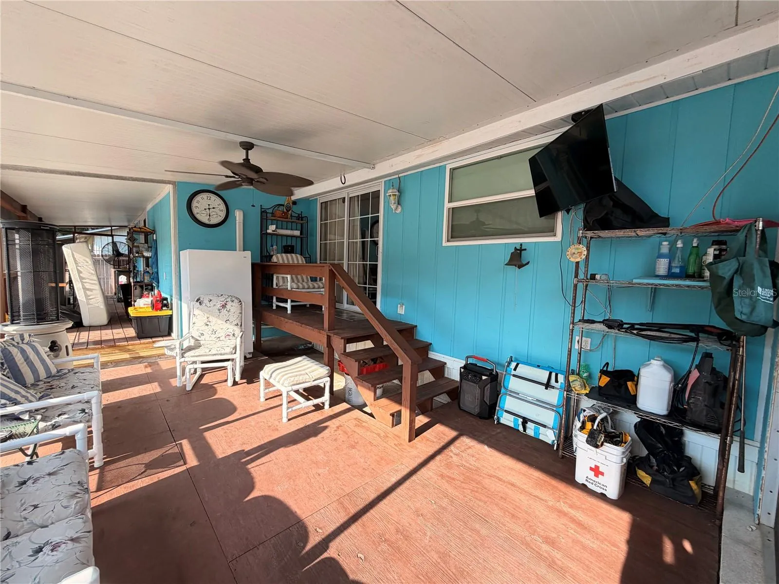 SCREENED IN BACK PORCH