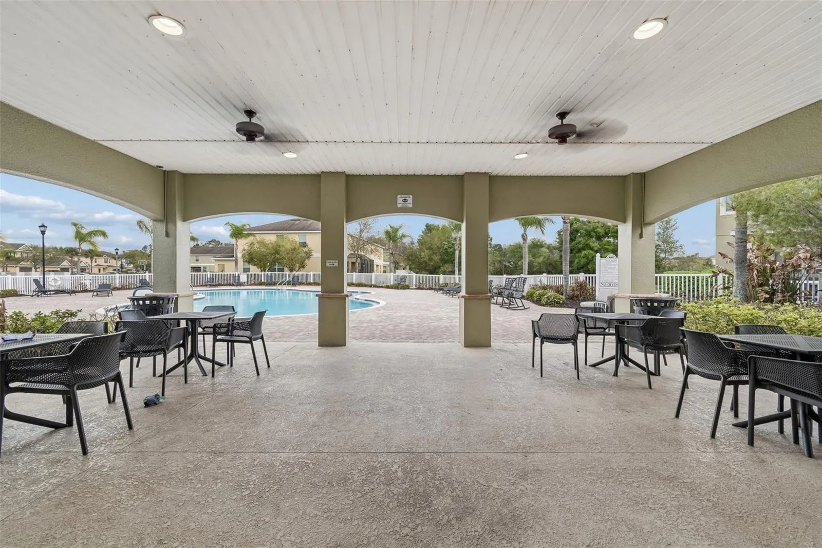 COVERED POOL AREA LANAI