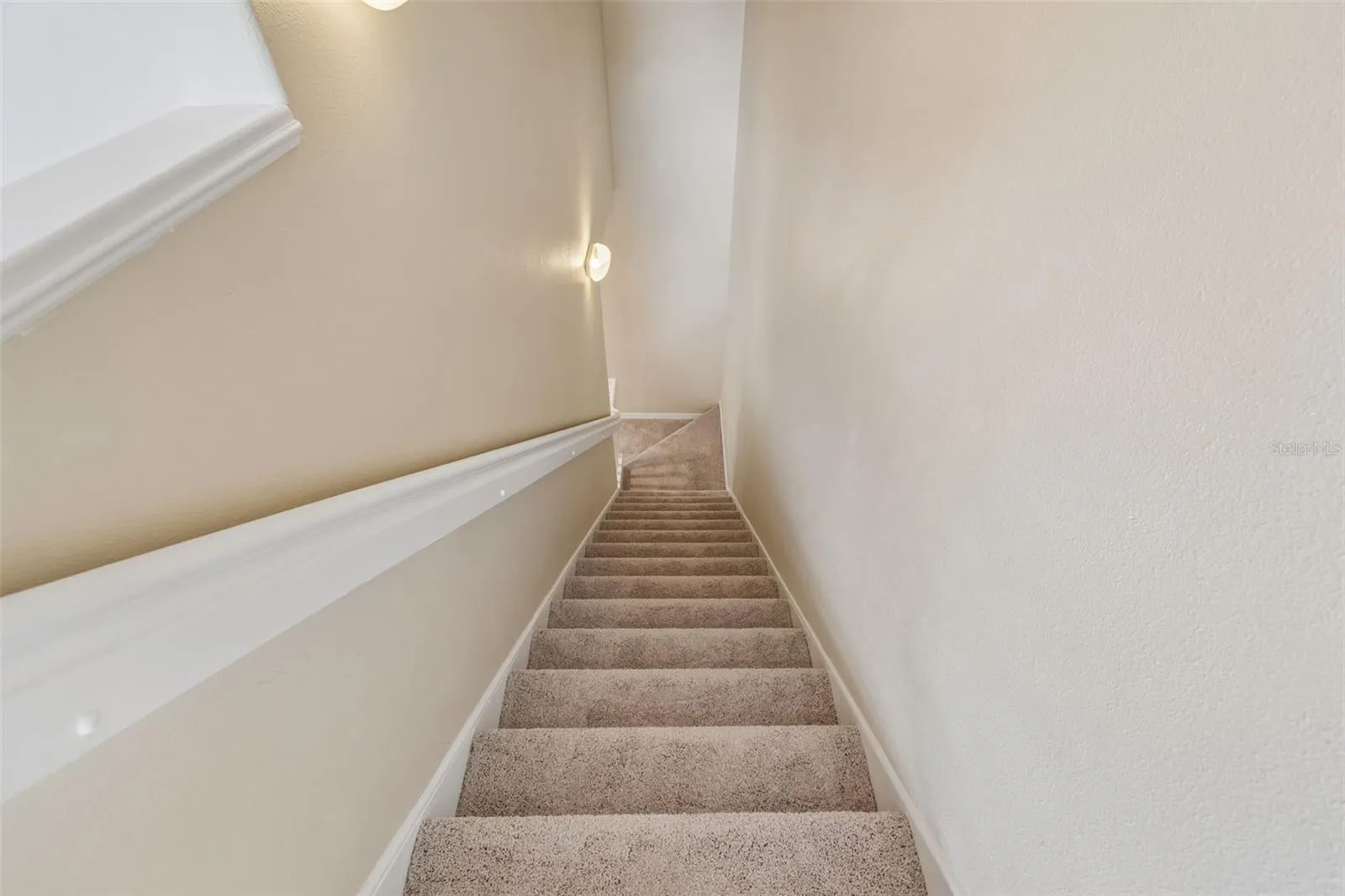 STAIRS DOWN