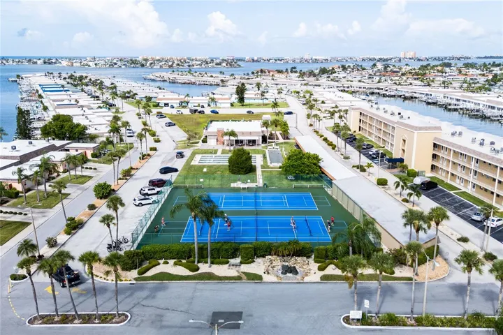 Central common areas and recreational facilities