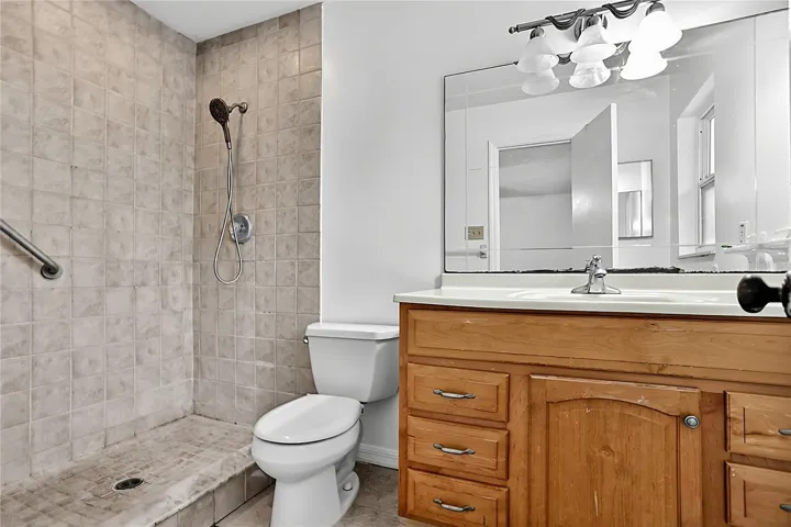 Primary full bath.