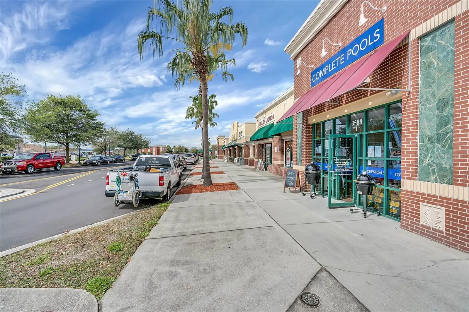 Walk to Publix, restaurants, entertainment and more