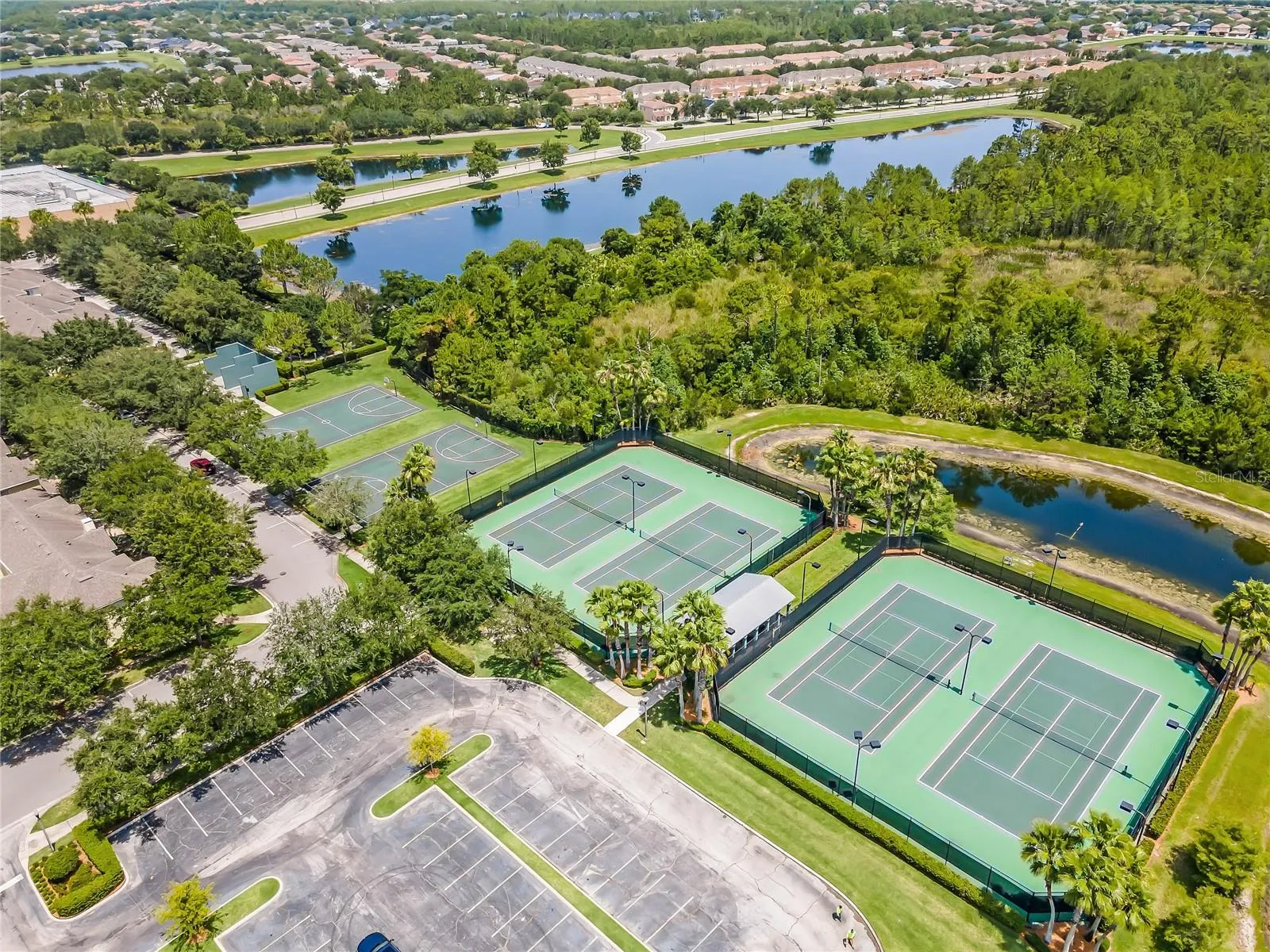 Tons of Recreation including Tennis, Raquetball, Basketball et.