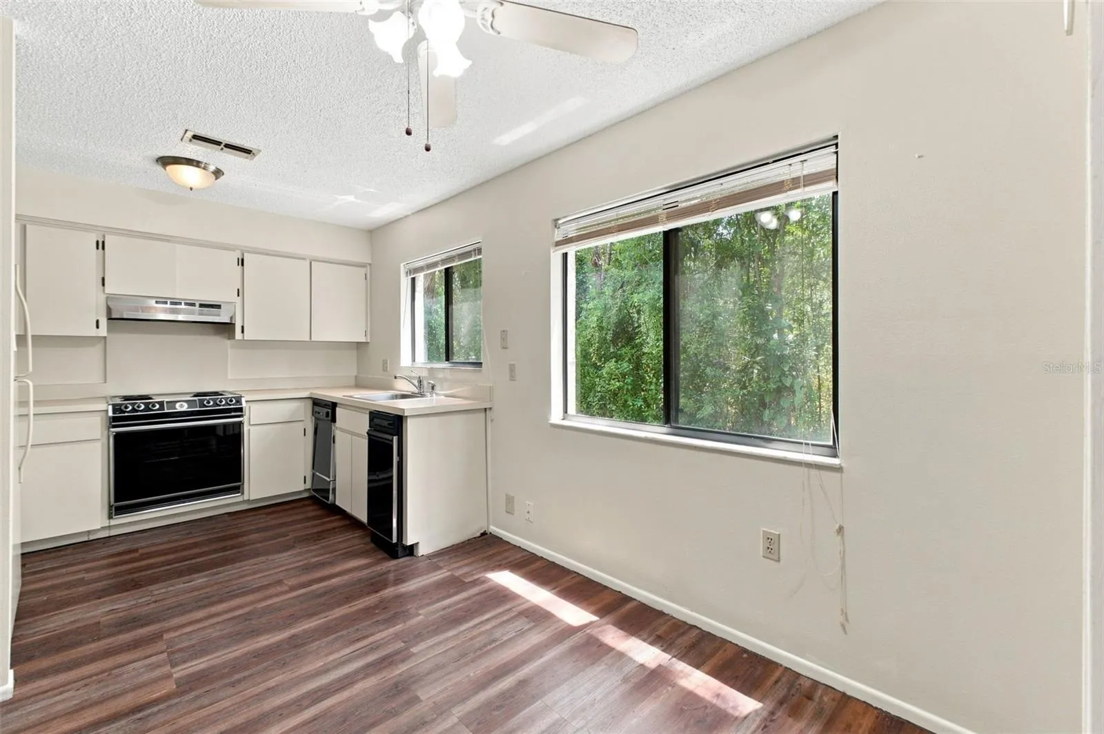 Dining nook. Kitchen