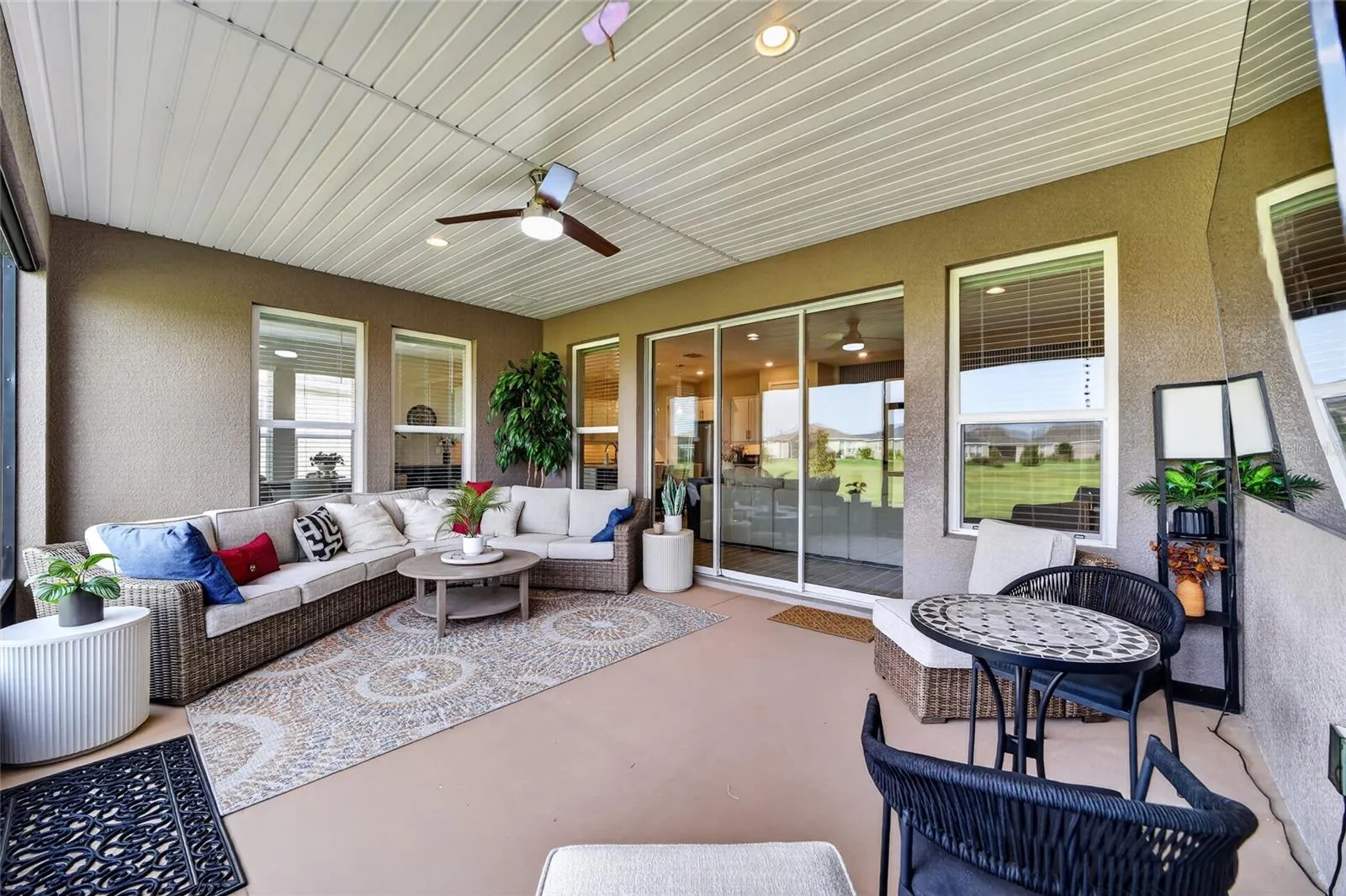 SCREENED IN LANAI