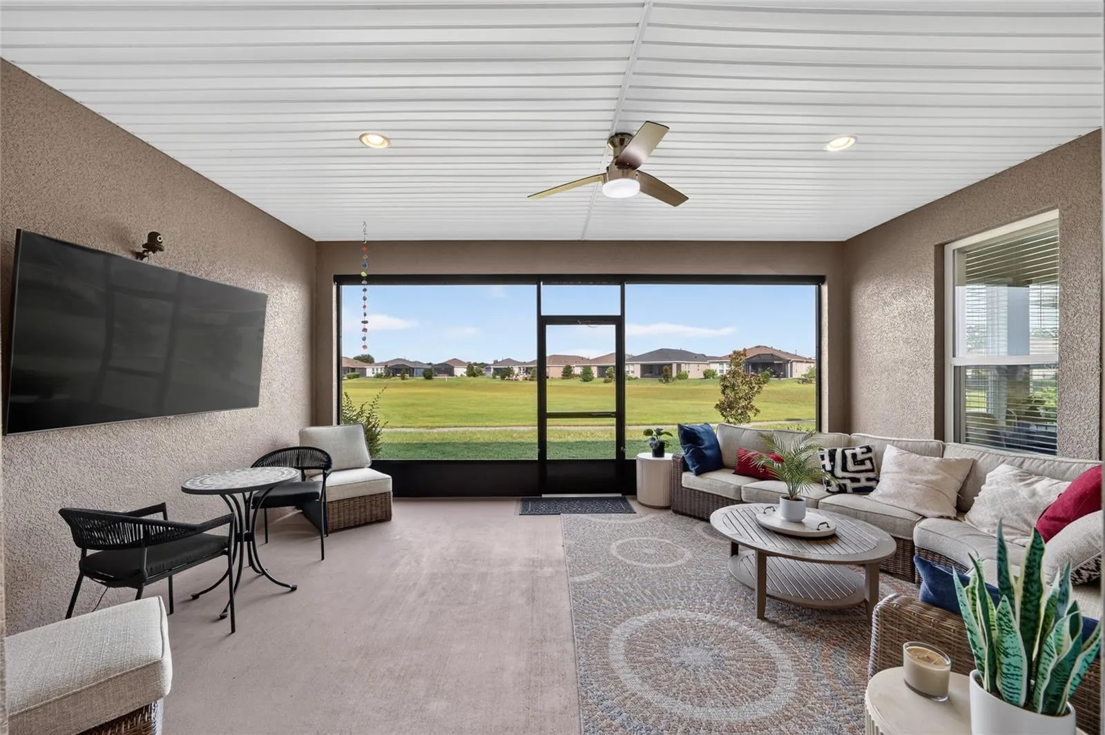 SCREENED IN LANAI