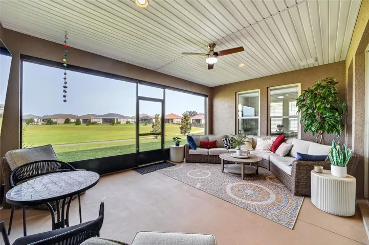 SCREENED IN LANAI