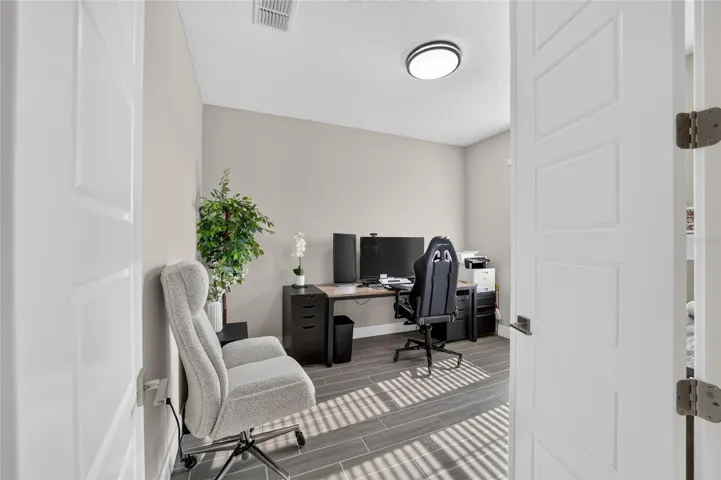 OFFICE/FLEX ROOM