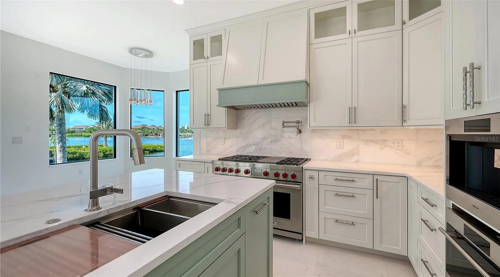 From morning coffee to elegant dinner parties, this thoughtfully designed chef’s kitchen combines premium craftsmanship, top-tier appliances, and timeless coastal sophistication to create the true heart of the home.