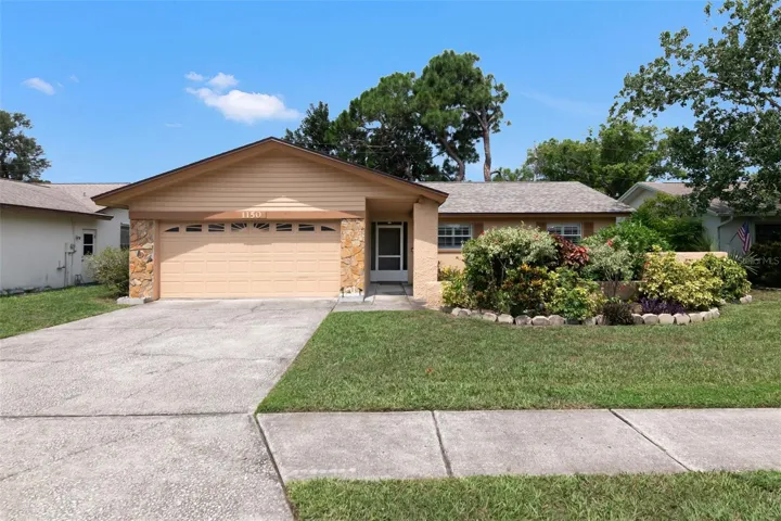 Welcome to 1150 Brook Dr W Dunedin!