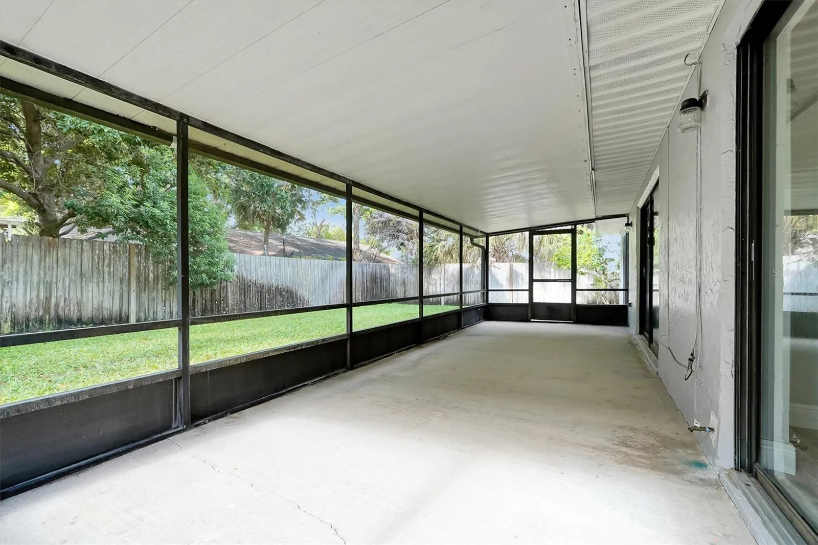 Screen porch