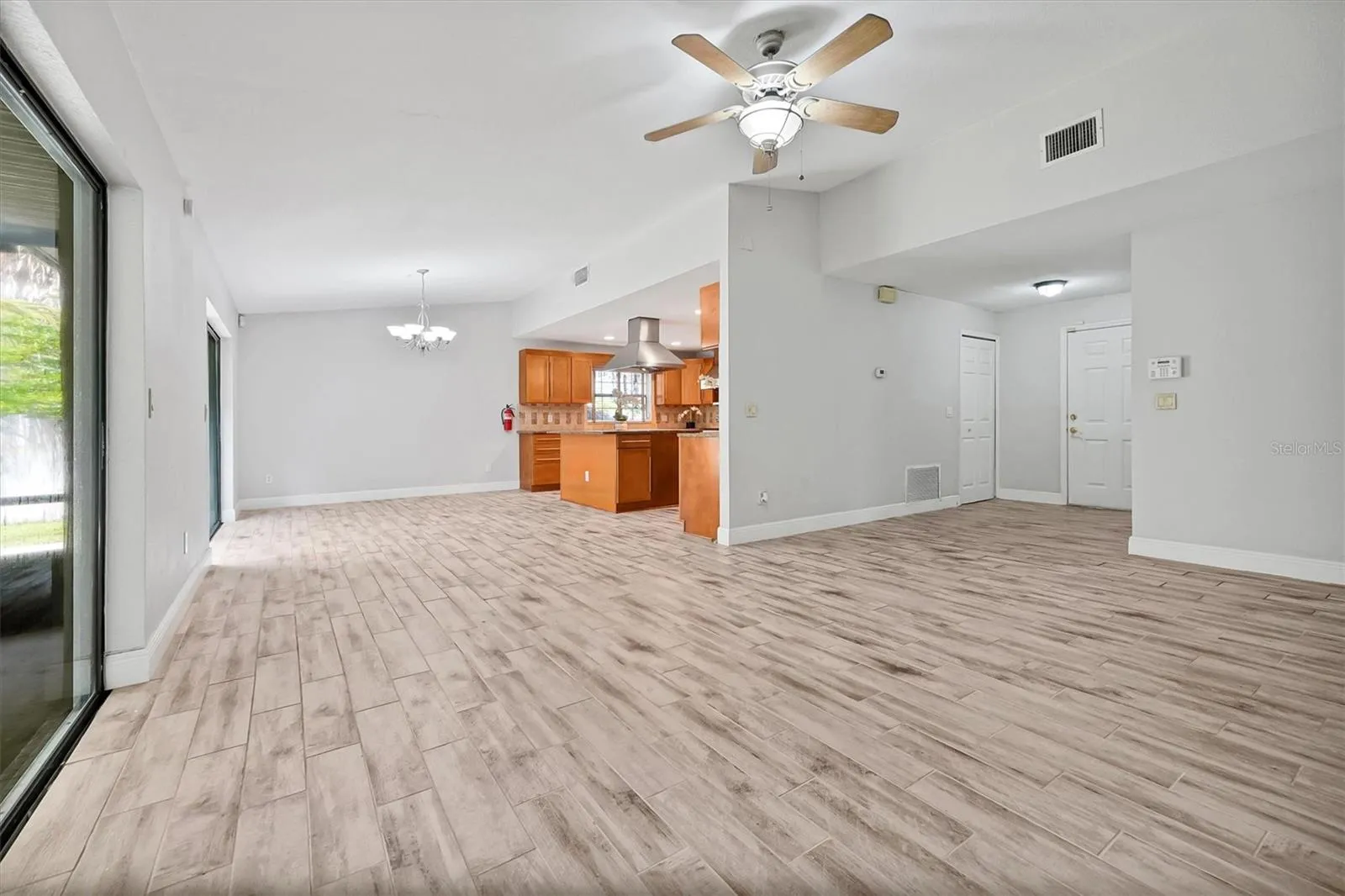 Dining room &amp; kitchen &amp; living room space