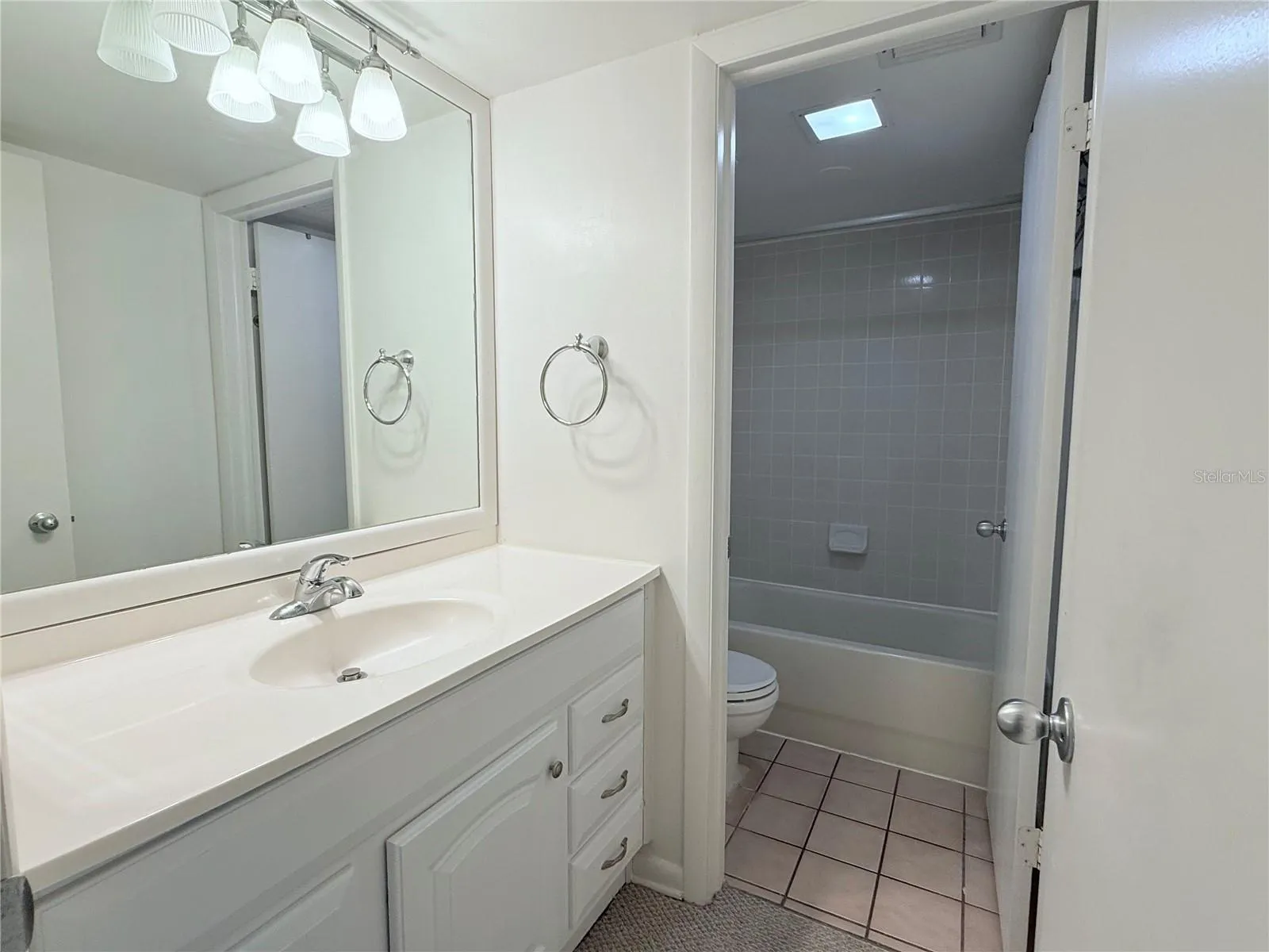 Full Bath with Tub/Shower