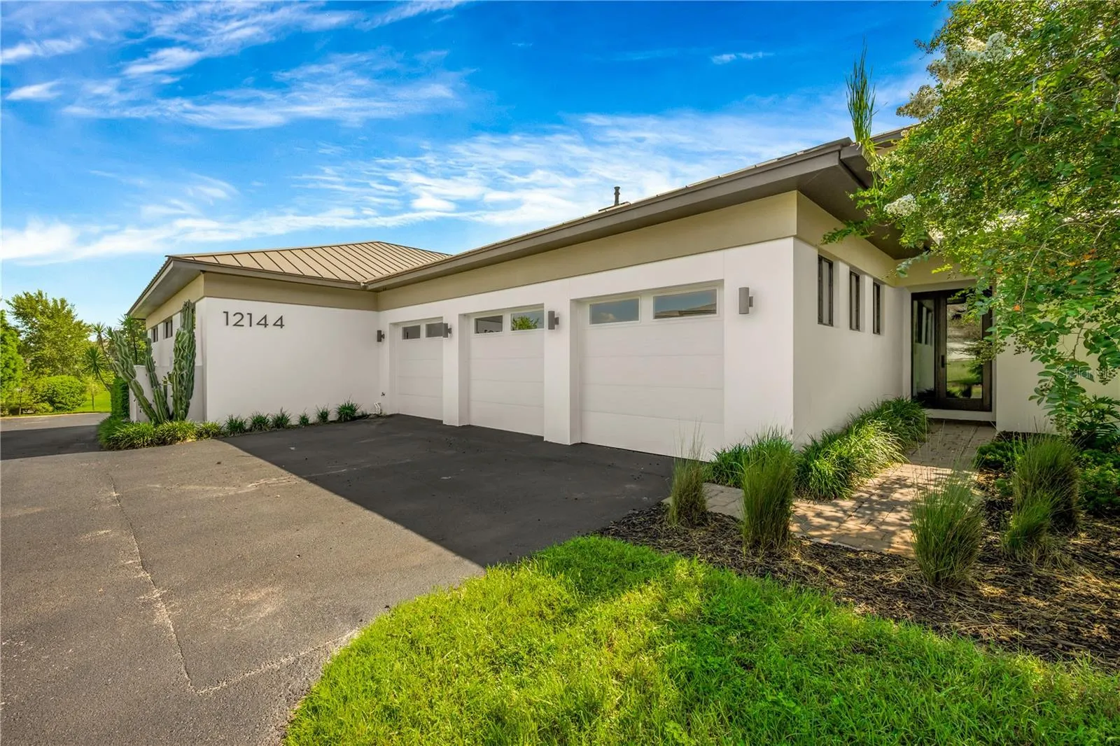 3 car garage