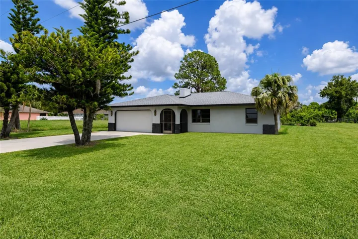 Spacious 2BR/2BA home on the water