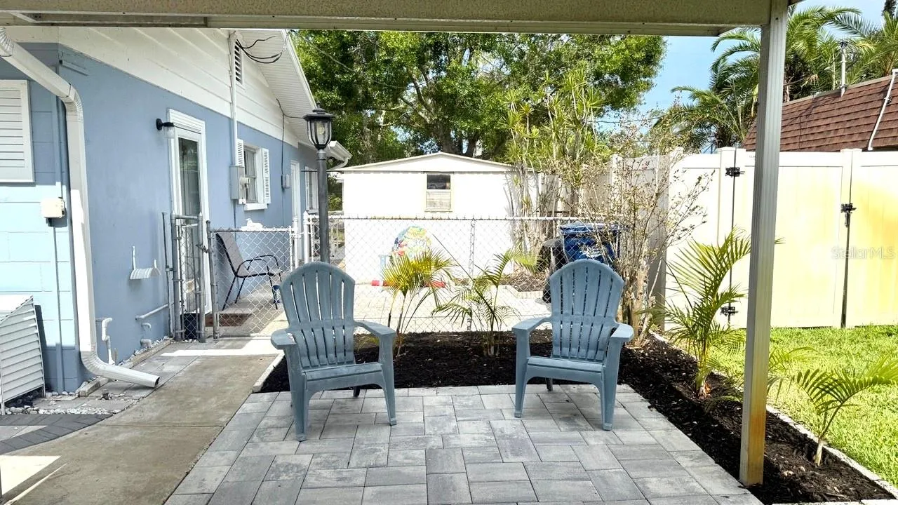 Private guest suite entrance