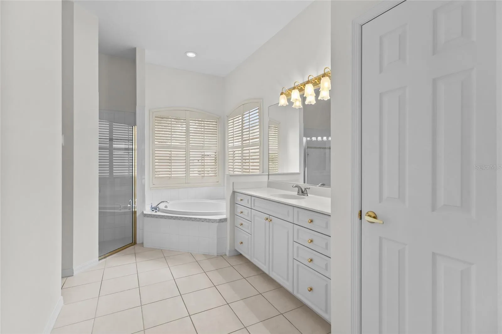 Master #2 En Suite Bath