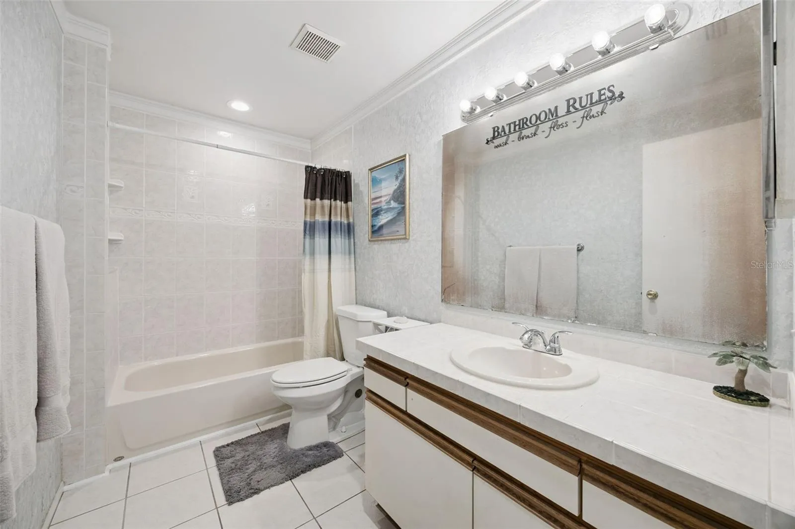 2nd Bathroom.