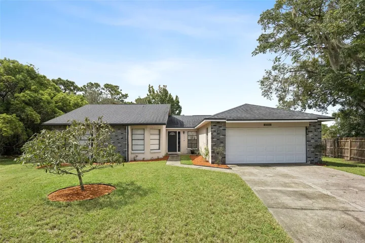 Welcome Home to Valencia Grove!