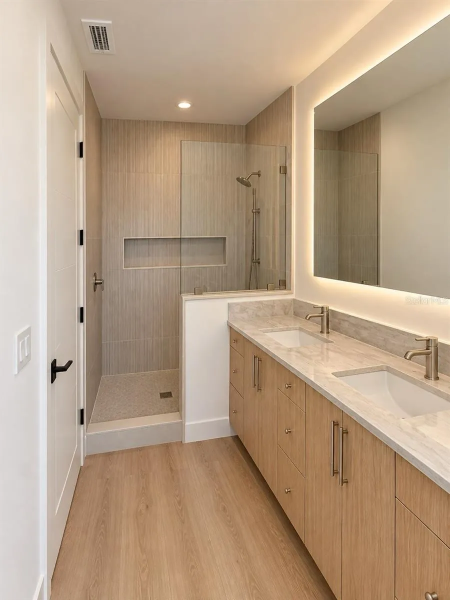 Floor 3 Master Bath