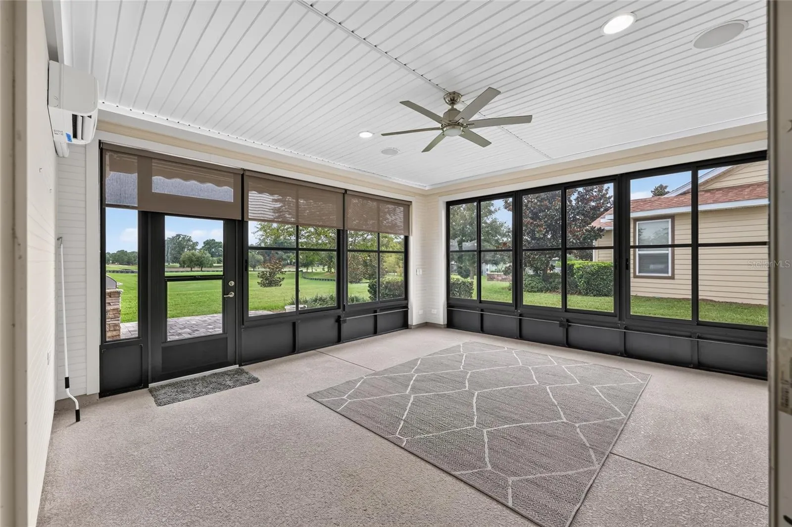 SCREENED IN LANAI