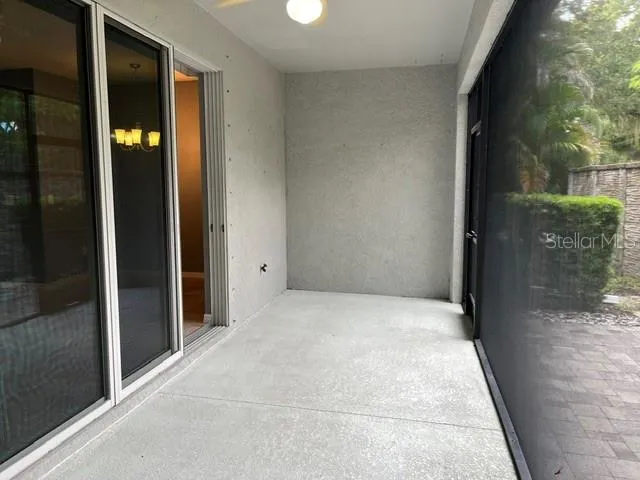 bige covered lanai