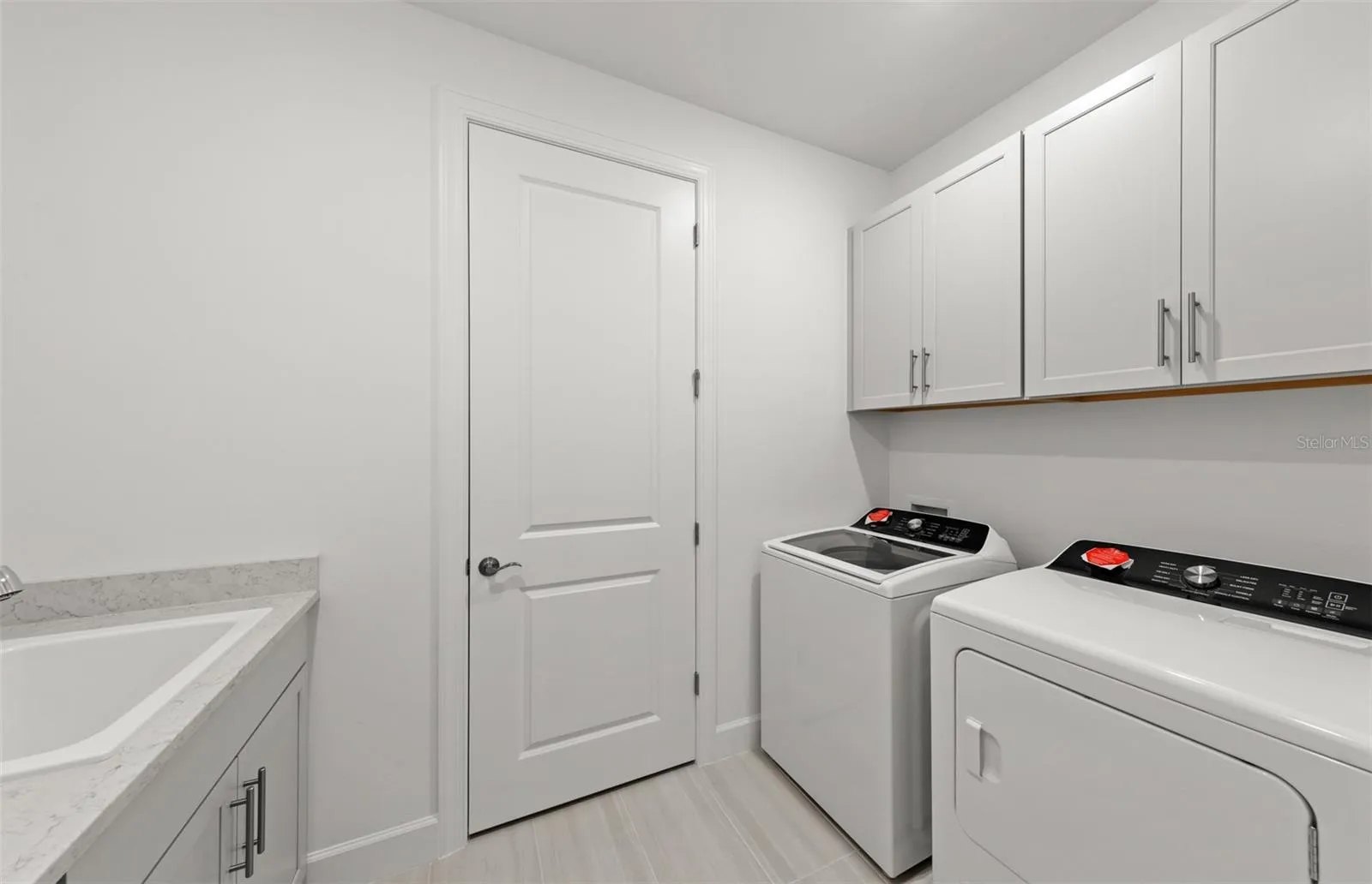 Photos are of similar Mystique floorplan. Homes may vary.