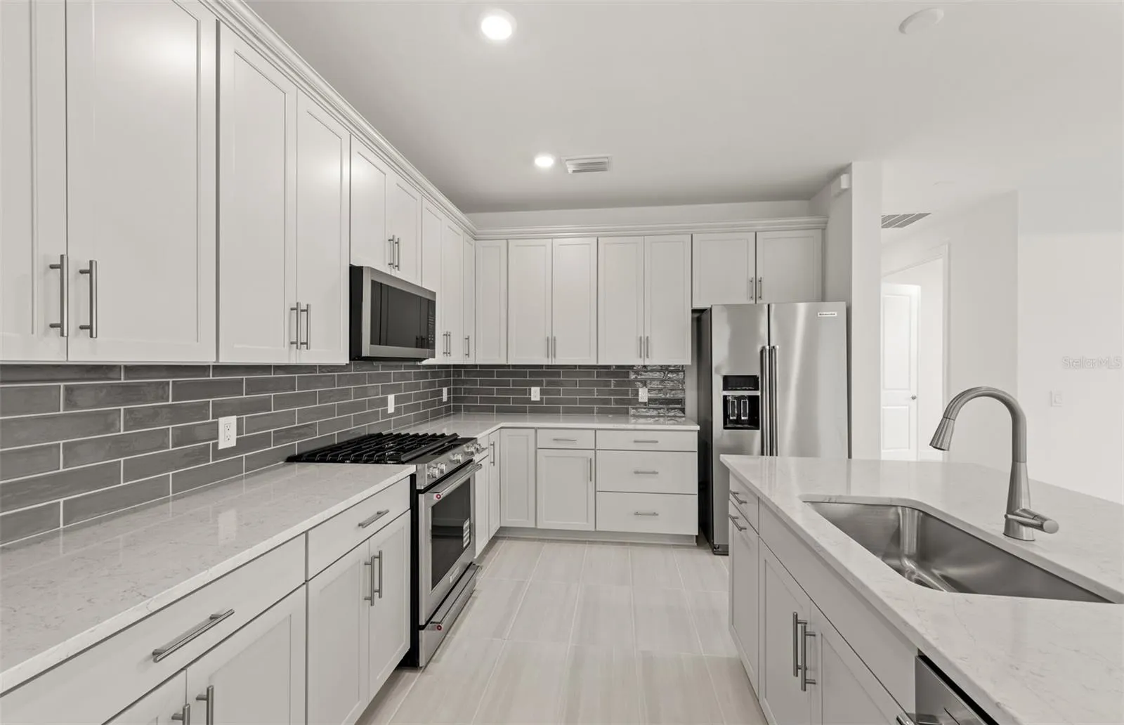 Photos are of similar Mystique floorplan. Homes may vary.
