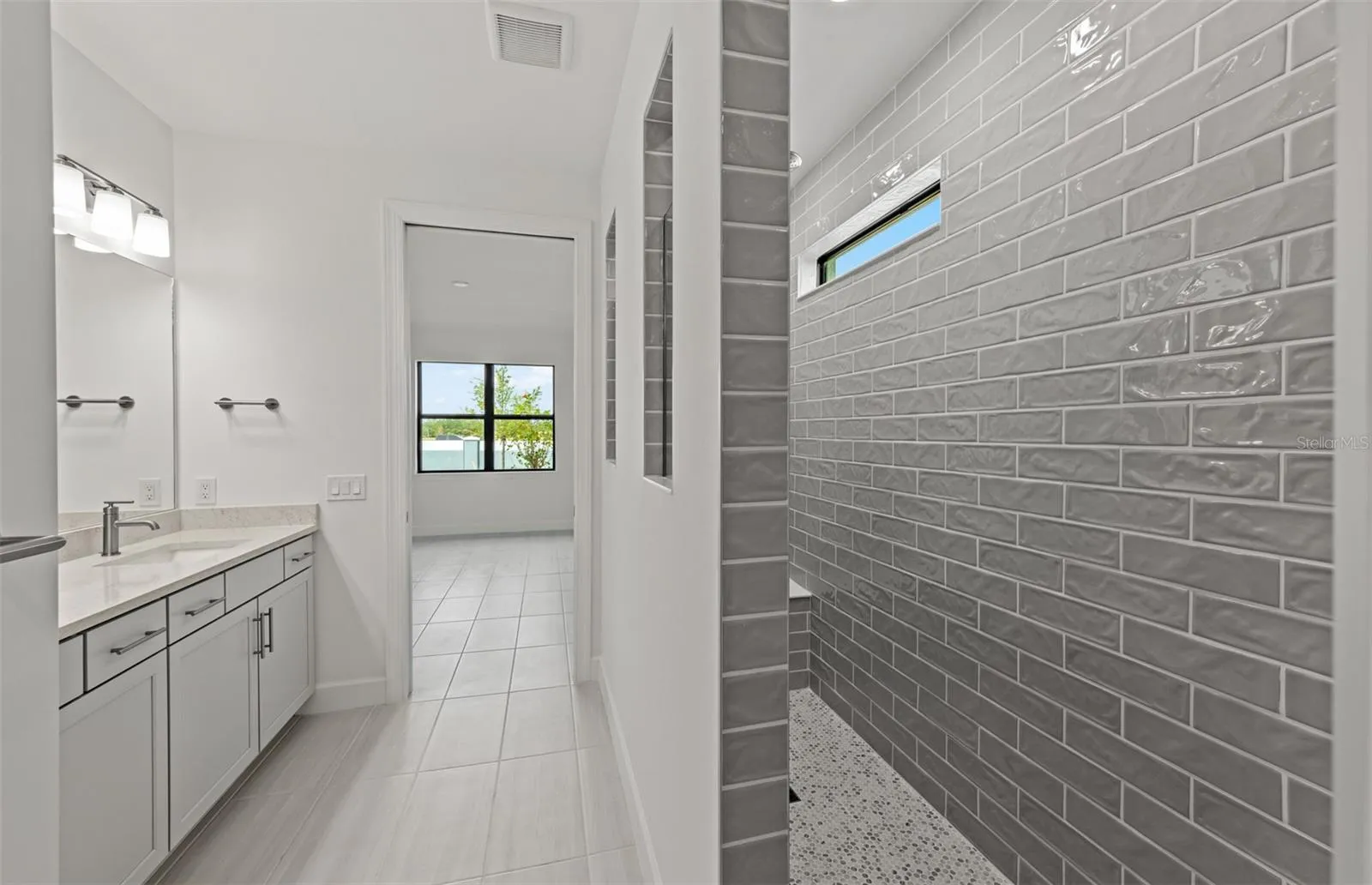 Photos are of similar Mystique floorplan. Homes may vary.