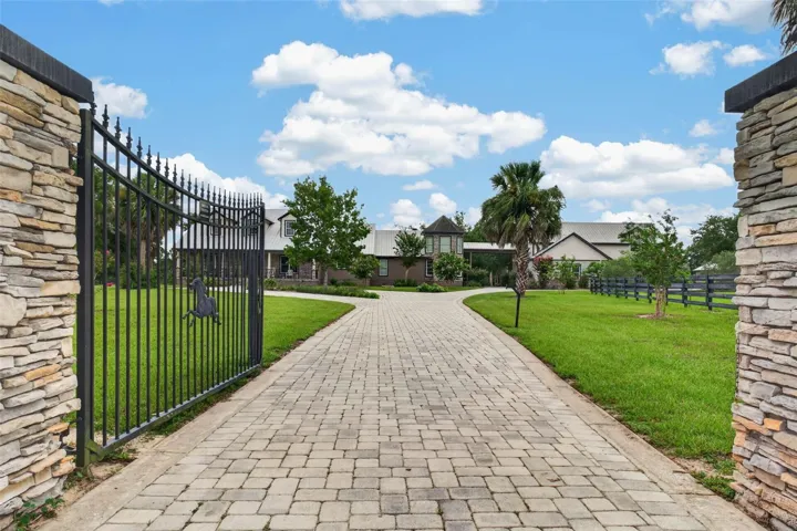 Welcome to 13342 W Yale Road