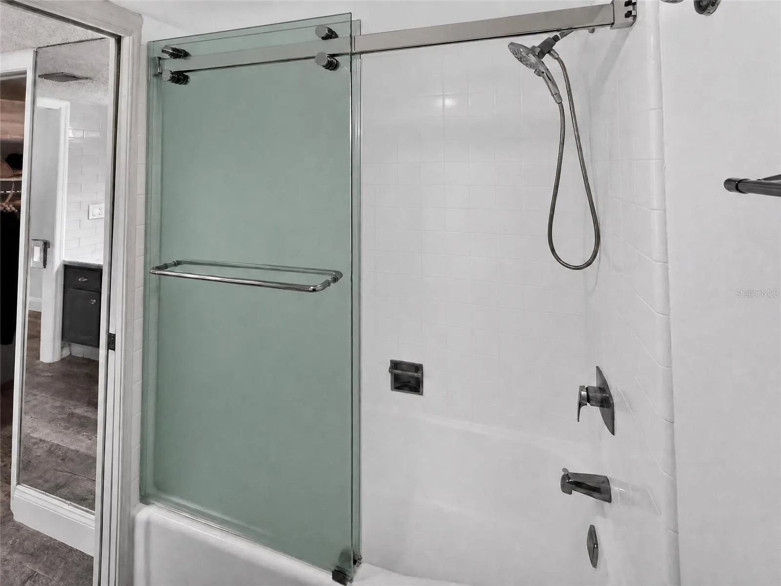 Tub/shower combo