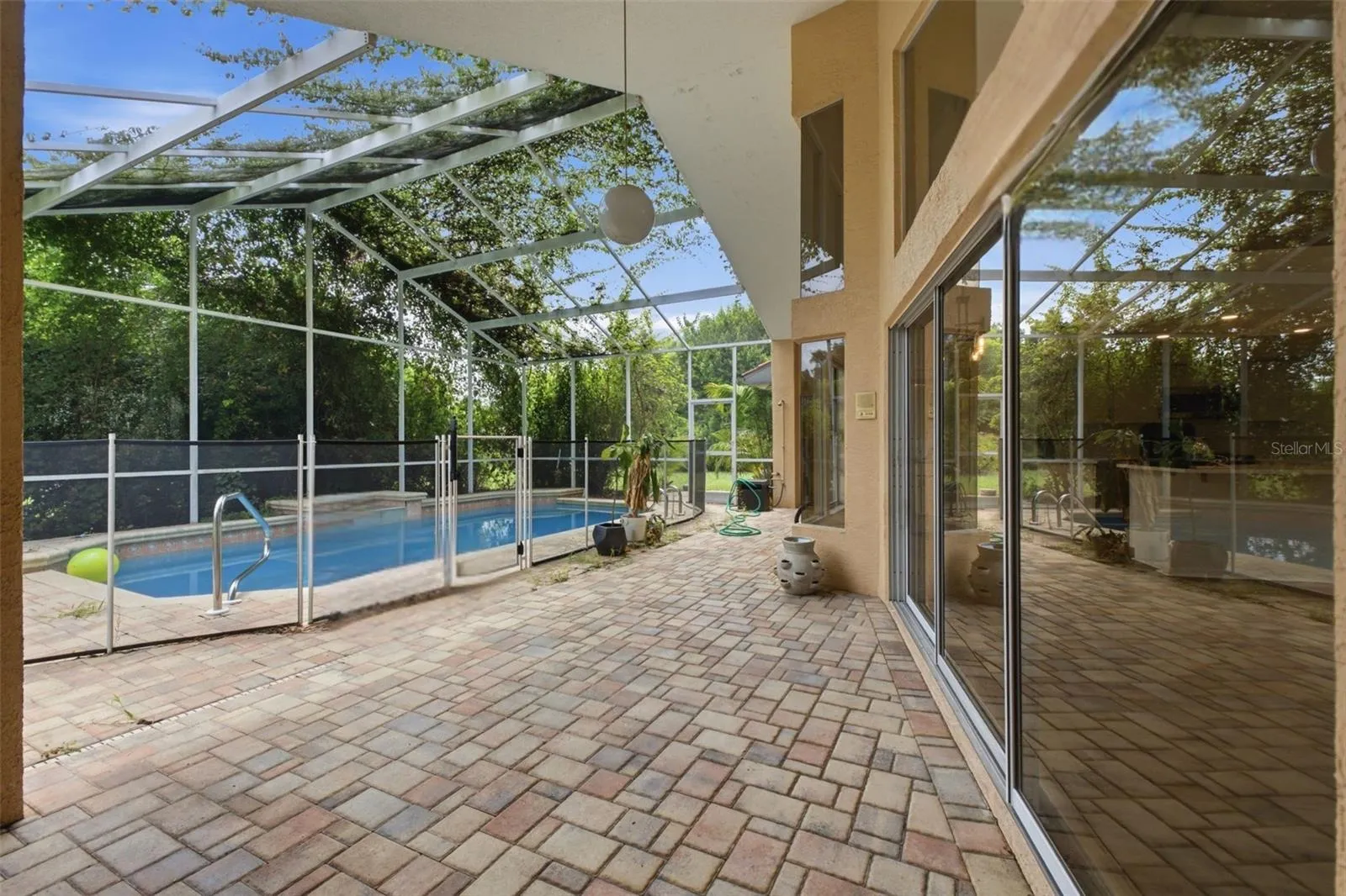 LENAI - HEATER POOL - TRIPLE SLIDING GLASS DOORS - WALL OF WINDOWS