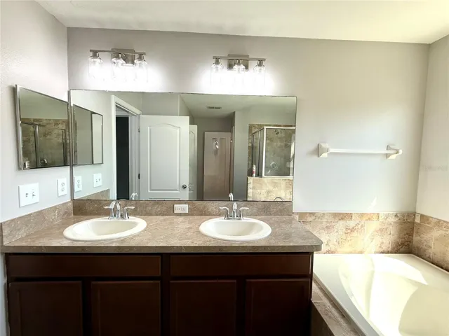 Master Bathroom - 2nd Floor