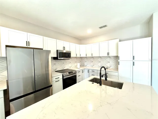 Kitchen with Island
