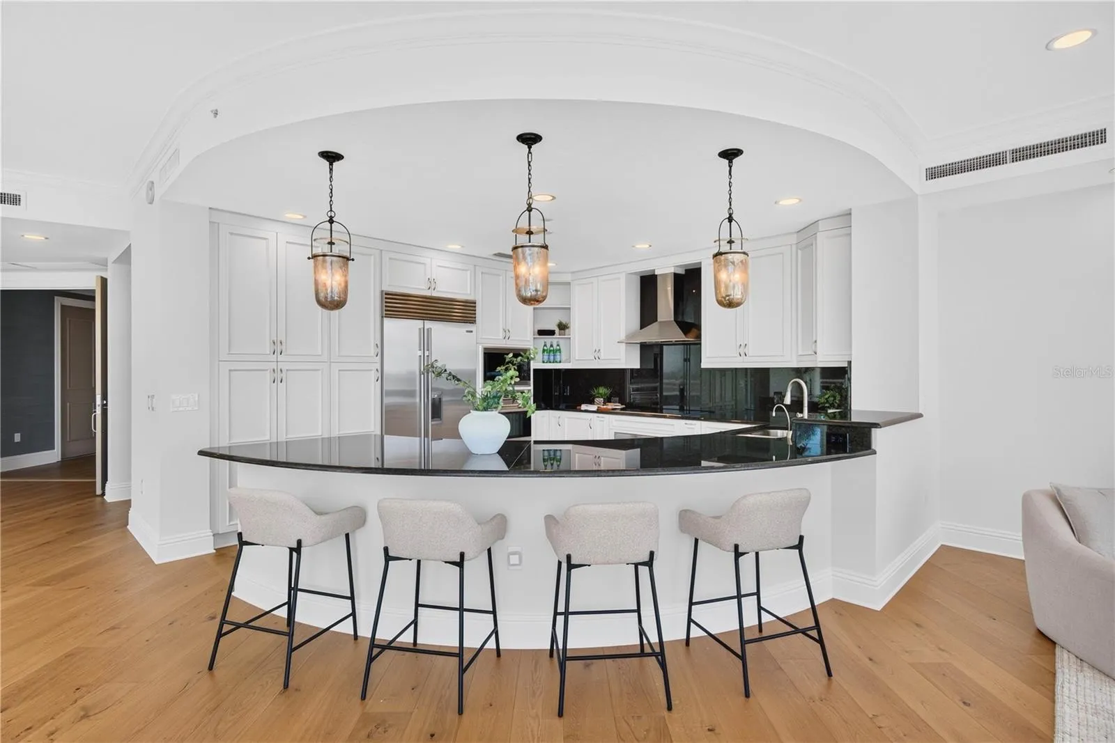 Deluxe Chef's Kitchen