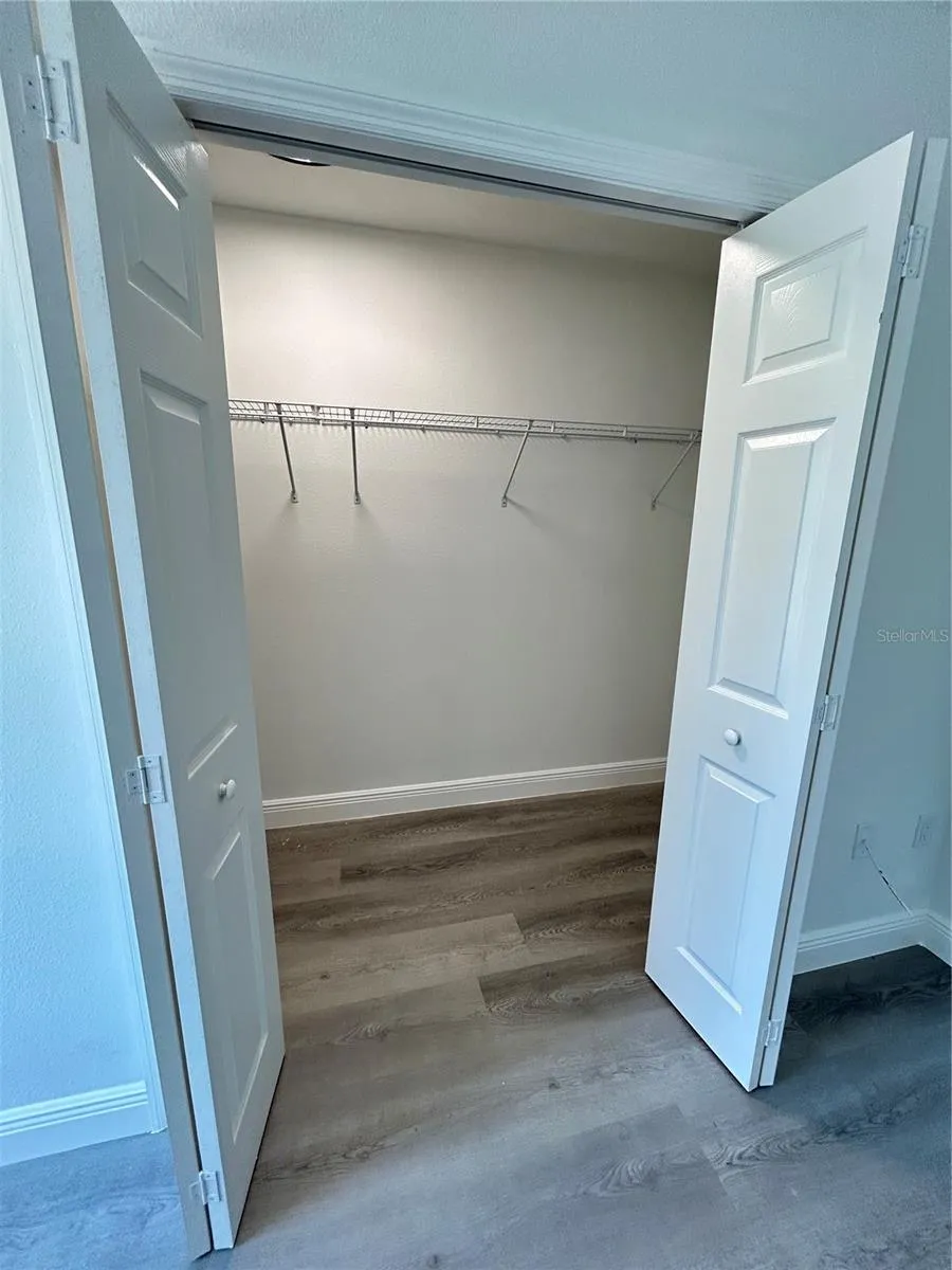 Walking Closet