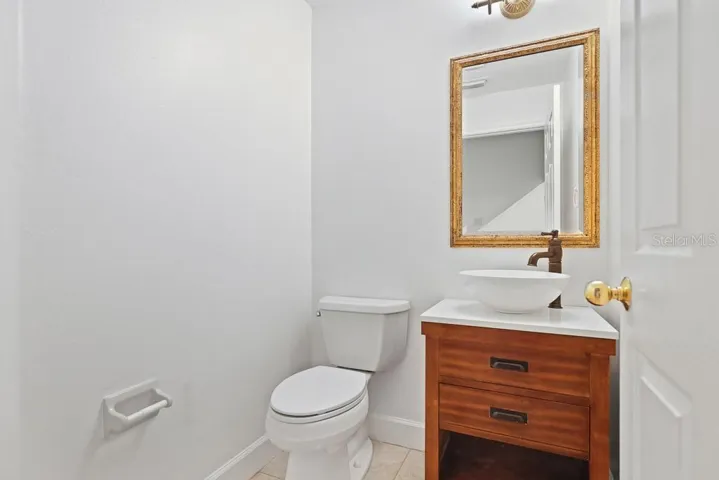 1/2 bath