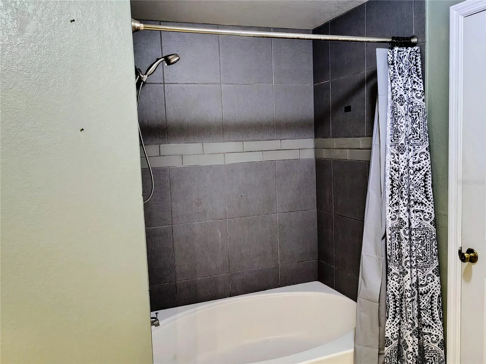 Bathroom/Tub