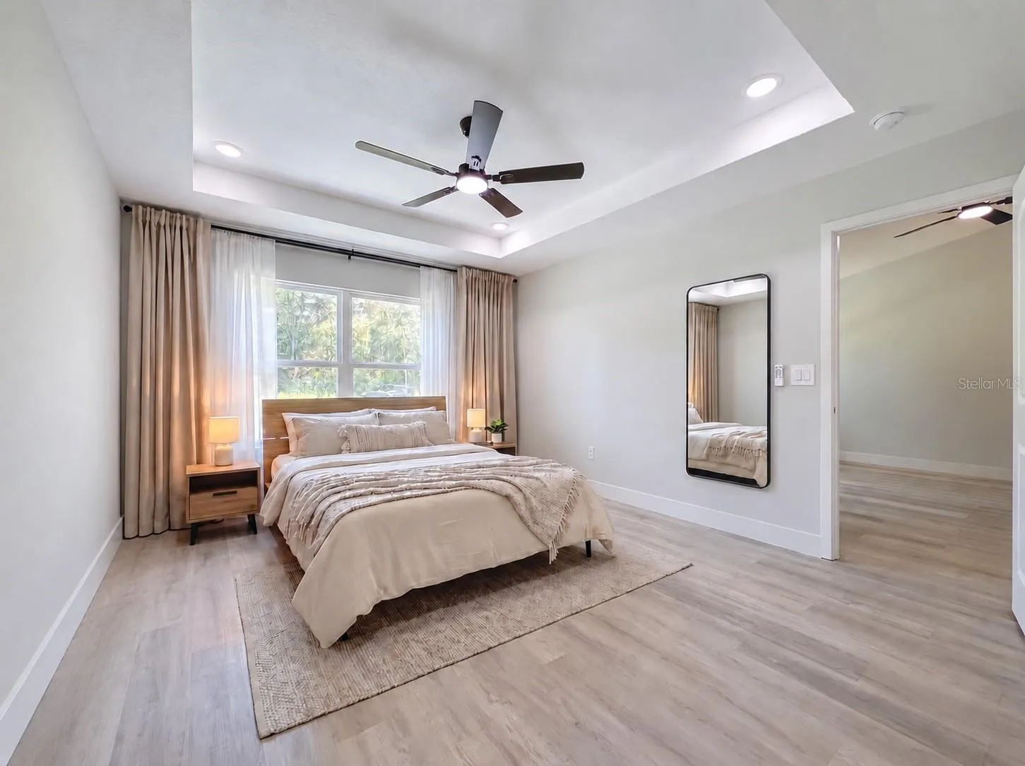Virtual Stagedmasterbedroom