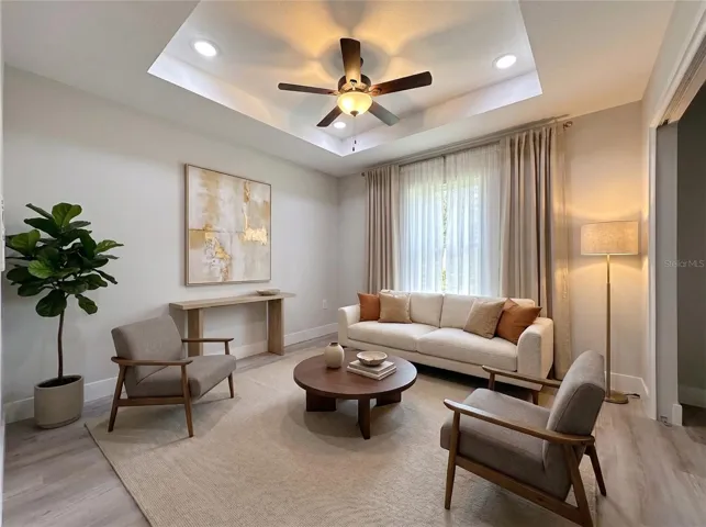 ROOM WITH VIRTUAL STAGED
